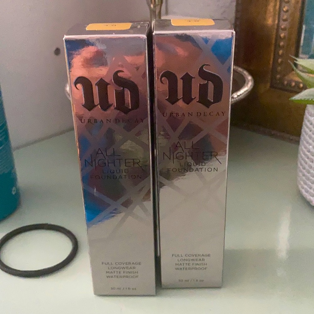 All nighter liquid foundation shade 4.0